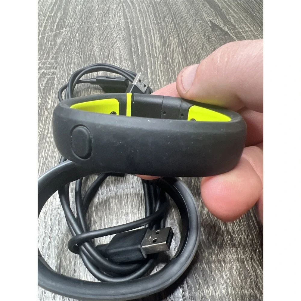 Lot Of 2 Nike + Fuelband SE Activity Tracker Fitness Band Clear Black W/ Charger